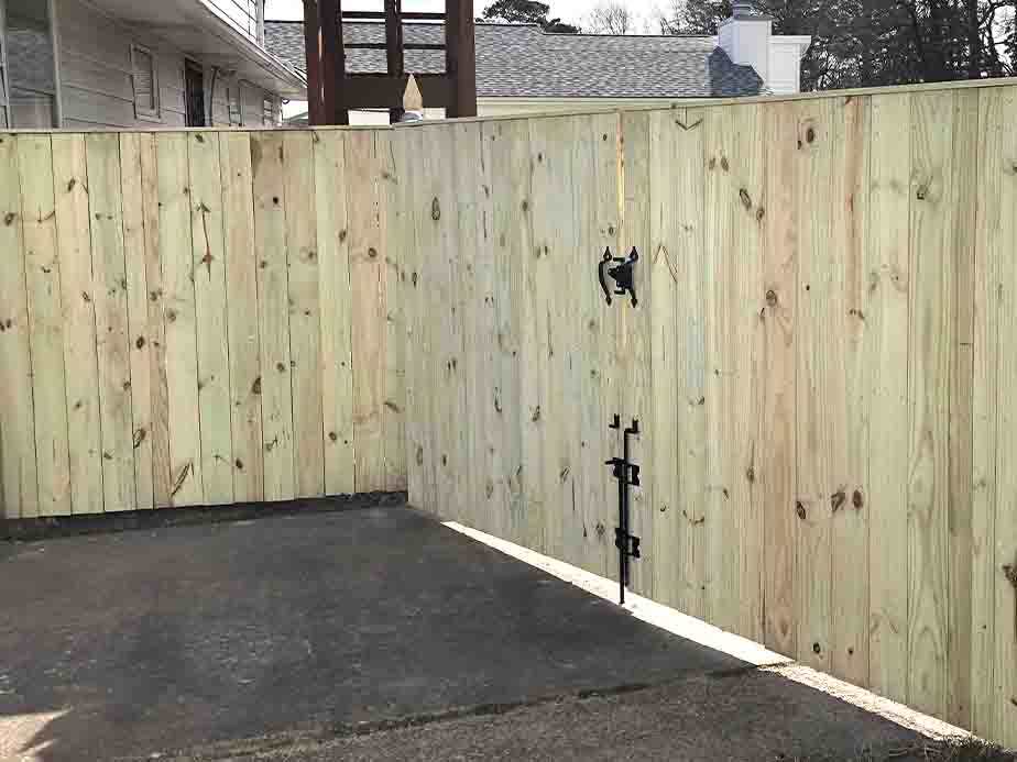 Carrollton Virginia wood privacy fencing