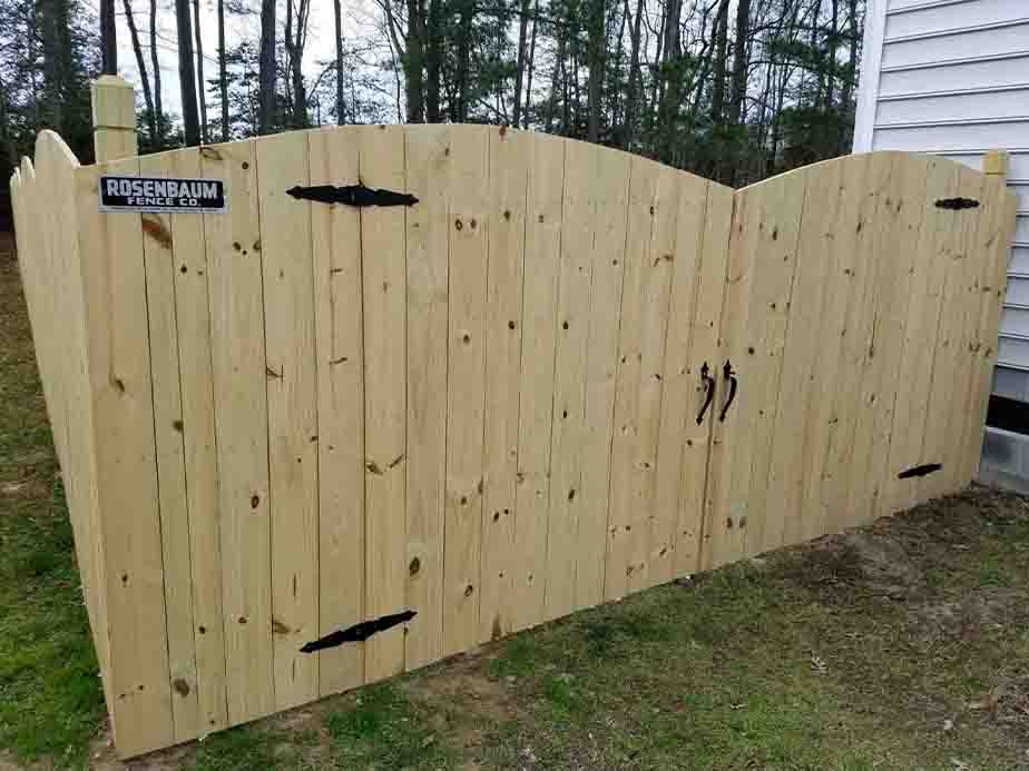 wood fence Suffolk Virginia